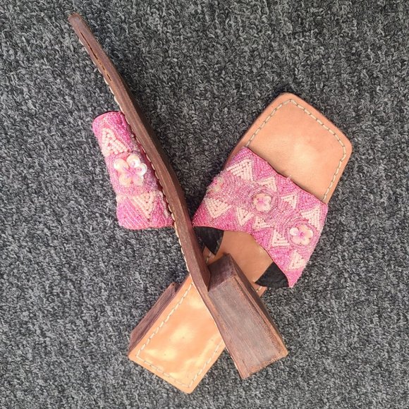 Beaded leather sandal size 7.5 (used) - Picture 4 of 6